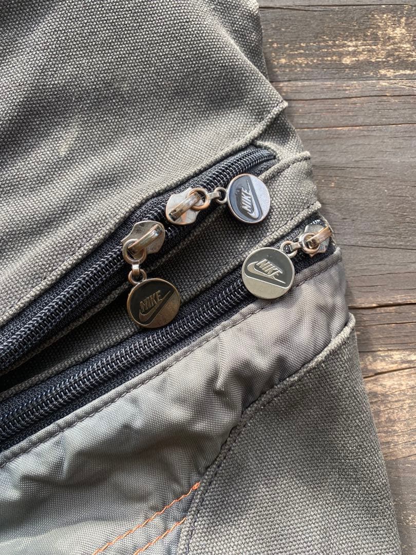 NIKE ナイキ ワンショルダーバッグ スリングバッグ Y2K テック系