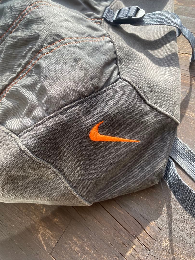 NIKE ナイキ ワンショルダーバッグ スリングバッグ Y2K テック系