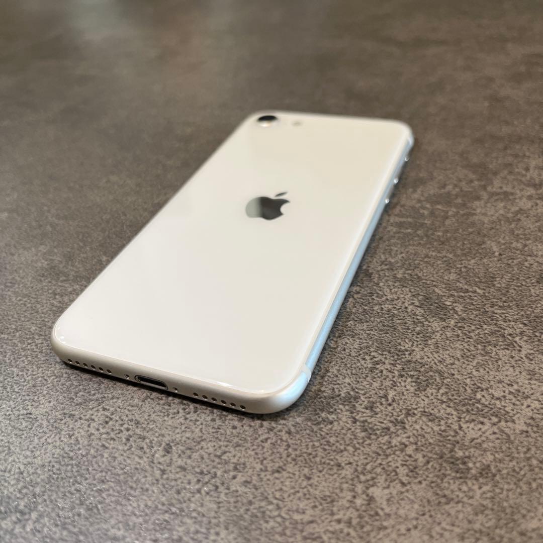 【バッテリー100%】iPhoneSE第3世代64GB SIMフリースターライト