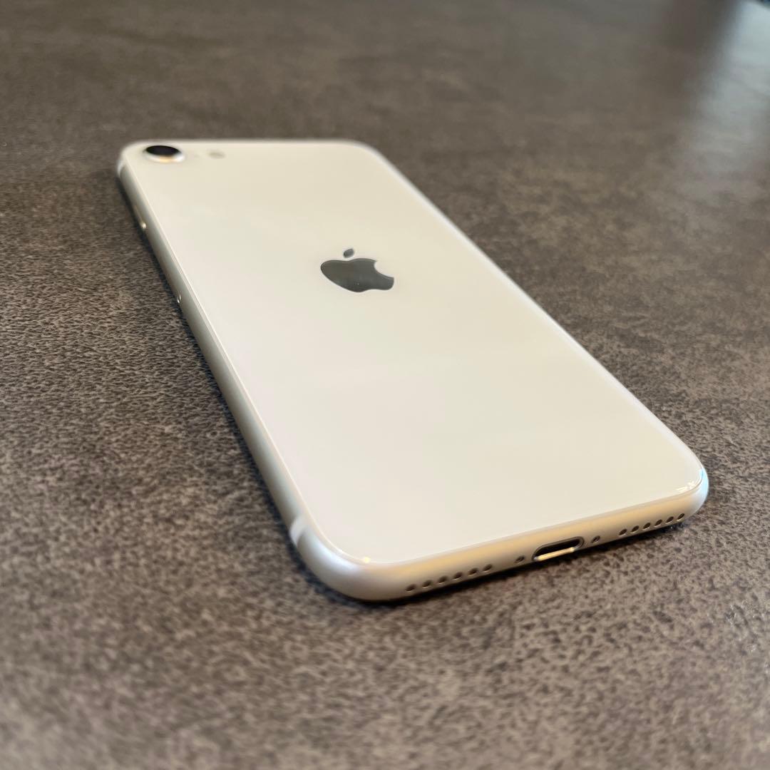 【バッテリー100%】iPhoneSE第3世代64GB SIMフリースターライト