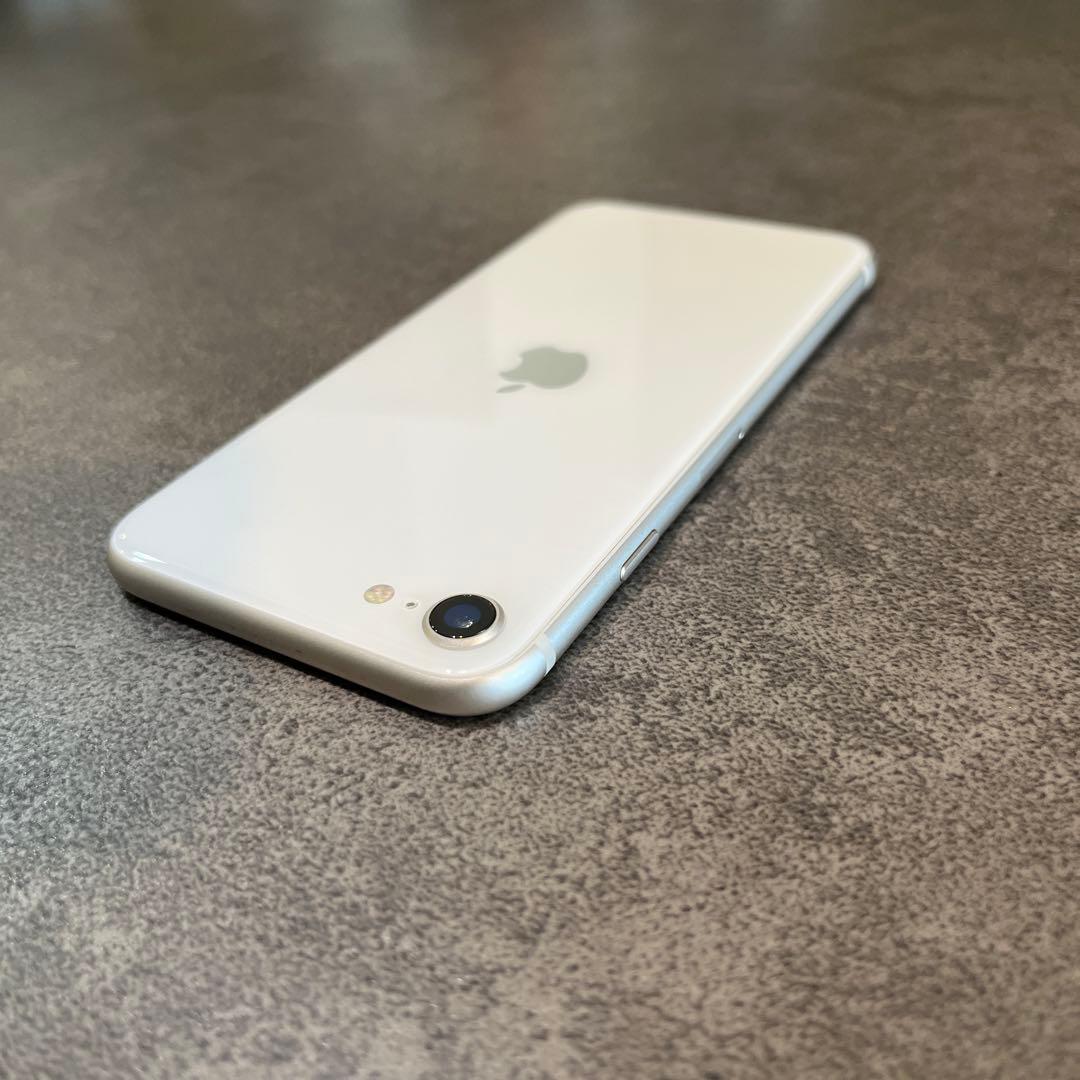 【バッテリー100%】iPhoneSE第3世代64GB SIMフリースターライト