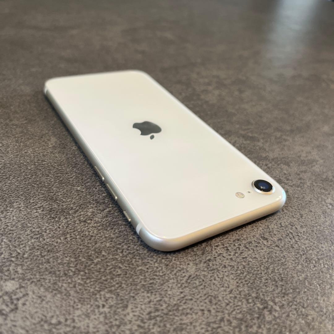 【バッテリー100%】iPhoneSE第3世代64GB SIMフリースターライト