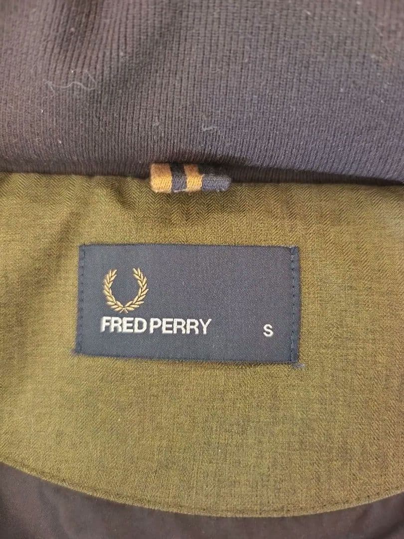 FRED PERRY フード付きダウンジャケット Sサイズ オリーブ