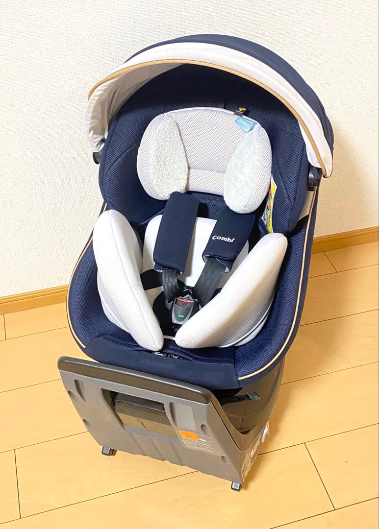 コンビ クルムーヴ スマート ISOFIX エッグショック チャイルドシート 紺