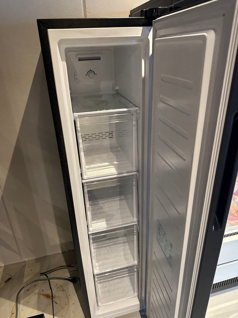 ブラックフリーザー 4コンパートメント 冷凍庫