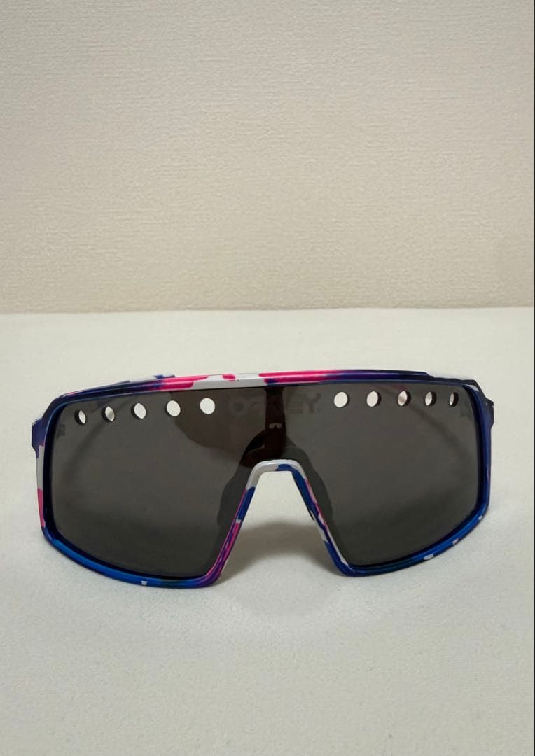 小物 Oakley SUTRO