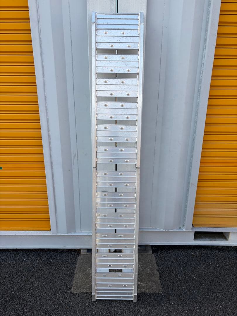 FlSTCラダーレール　折りたたみ式　アルミ製　滑り止め付き