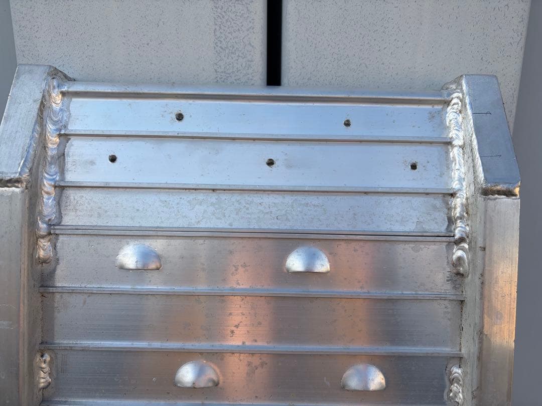 FlSTCラダーレール　折りたたみ式　アルミ製　滑り止め付き