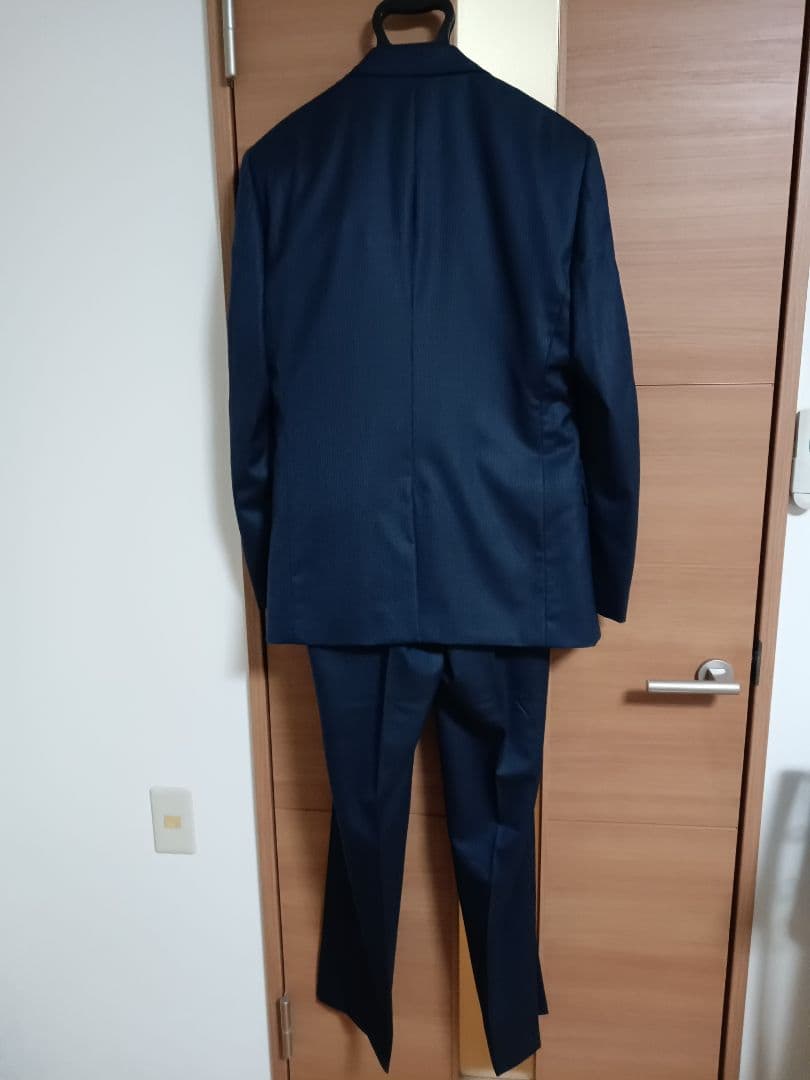 美品　3ピーススーツ　ネイビー