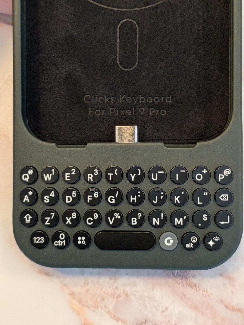 スマホアクセサリー Clicks Keyboard for Pixel 9/9 Pro
