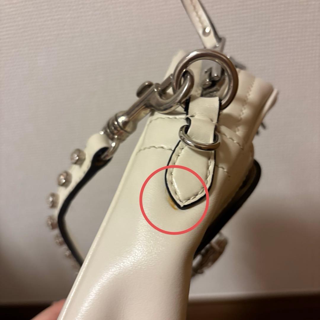 miumiu ミュウミュウ　ミニバッグ　ショルダーバッグ　白