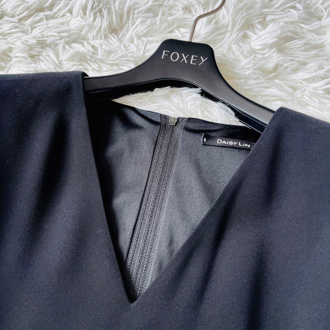 【新品タグ付き✨】フォクシー　ひざ丈ワンピース　クールエレガンス　42サイズ　黒