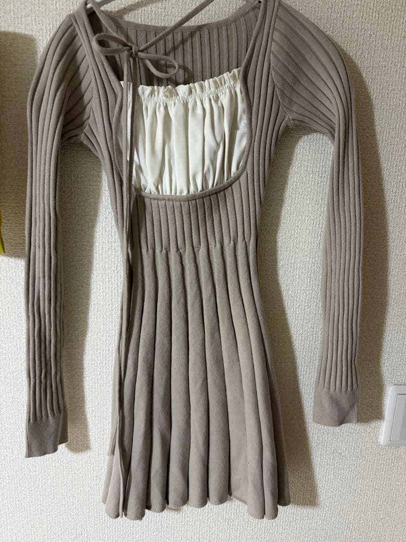 Darich ネックリボンデザインフレアニットミニワンピース　ベージュ