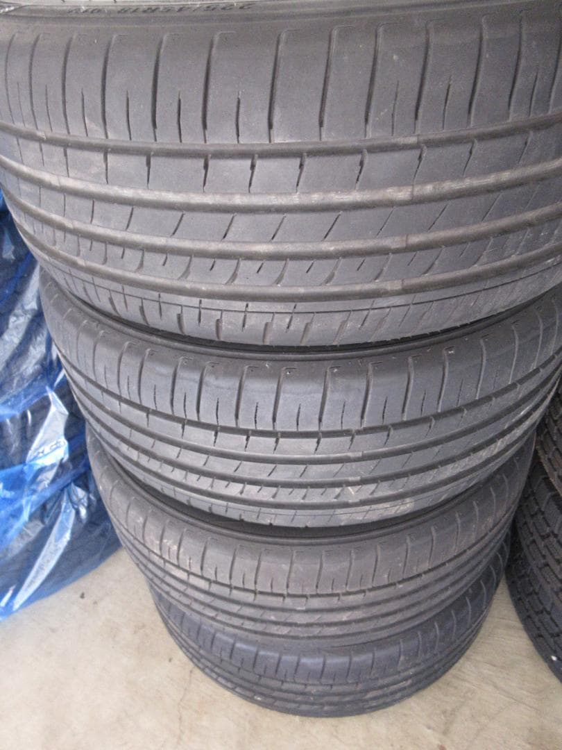 レクサス　GS　GS450h　純正　ホイール　１８インチ　４本　タイヤ付き