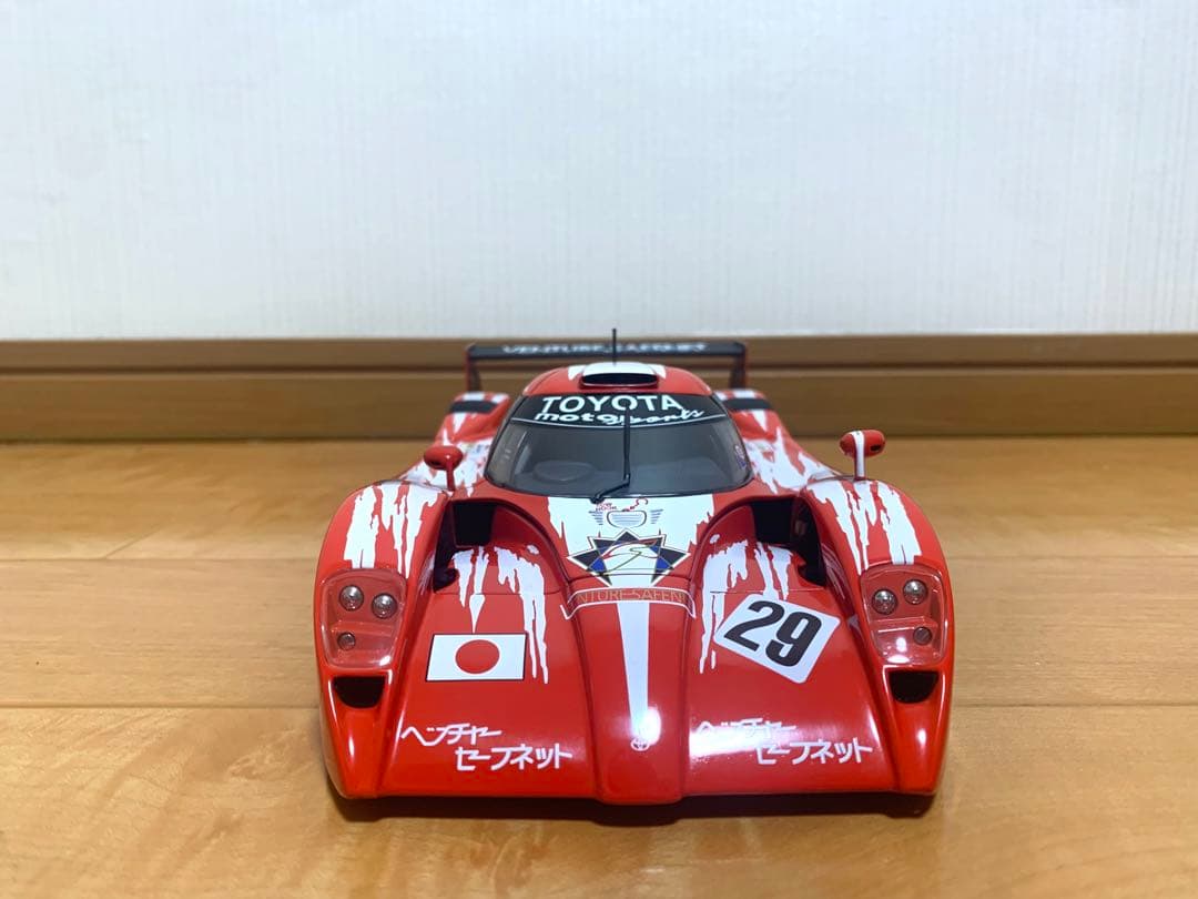 ミニカー AUTOART TOYOTA GT1 TS020 1/18