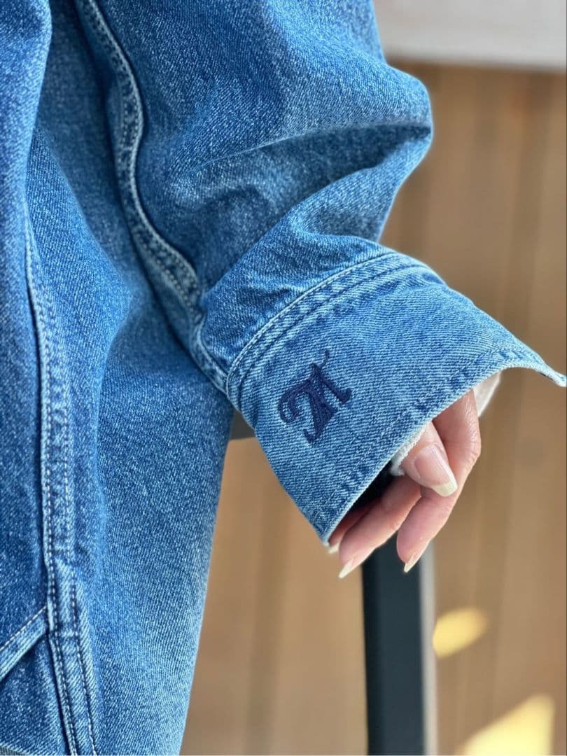 ウィムガゼット　【インフルエンサーコラボ】刺繍デニムシャツ