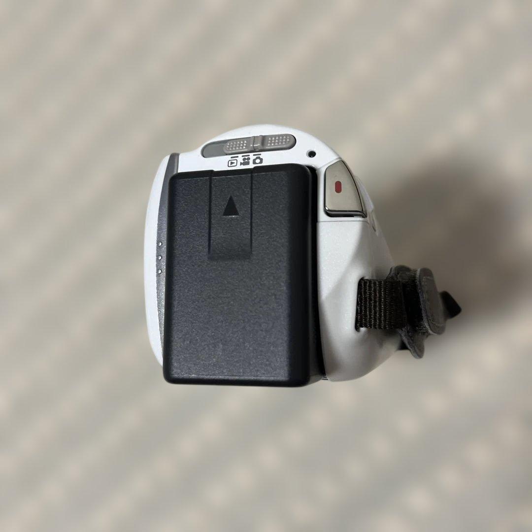 美品❗️panasonic パナソニック HC-V520M ビデオカメラ 白