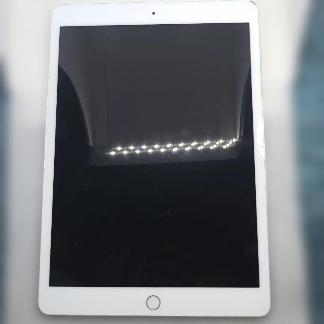 人*者様 iPad 第8世代10.2インチ シルバー32㎇ Wi-Fiモデル 9