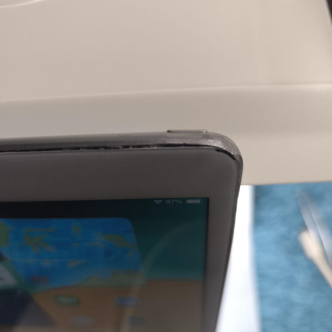 人*者様 iPad 第8世代10.2インチ シルバー32㎇ Wi-Fiモデル 9