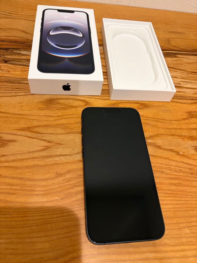 Apple iPhone 16e ブラック 本体