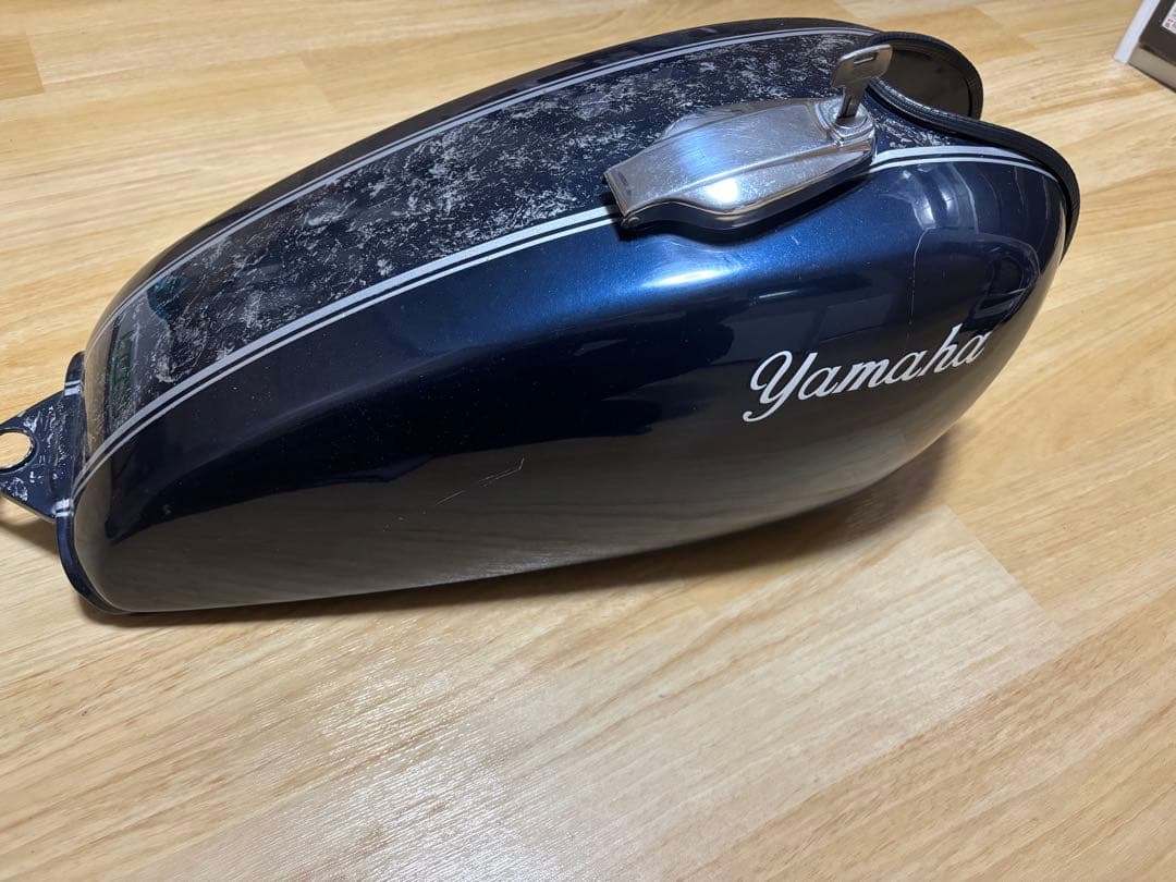 ヤマハ　SR400 タンク　YAMAHA ナロー