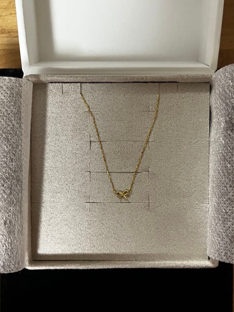 ete リボンゴールドネックレス