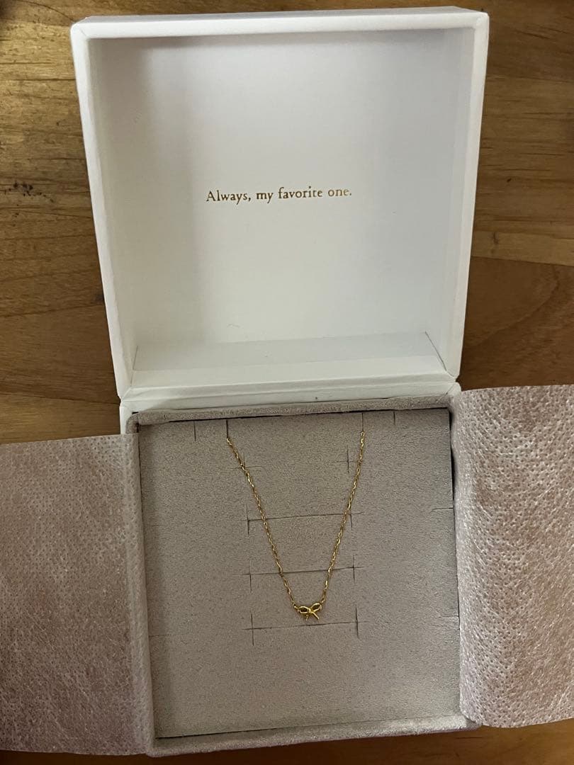 ete リボンゴールドネックレス