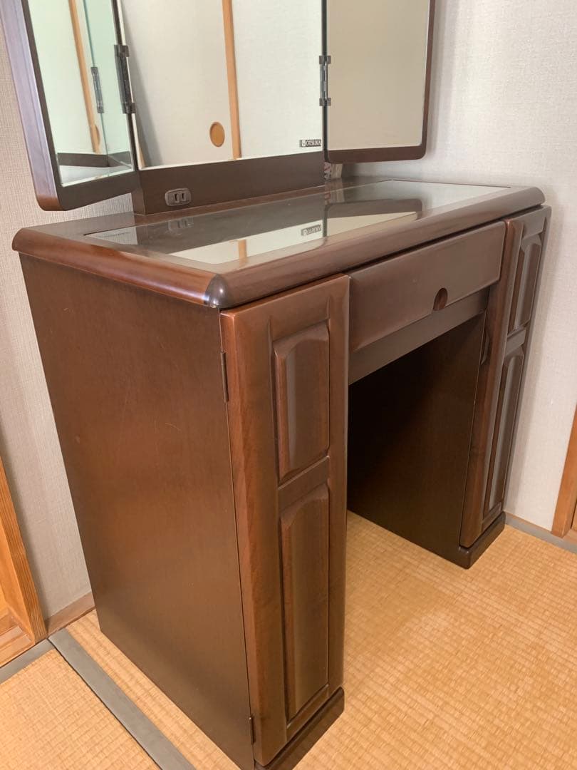 三面鏡ドレッサー