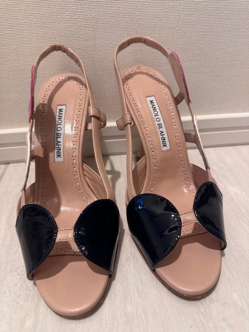 MANOLO BLAHNIK ベージュ ネイビー サンダル 36.5