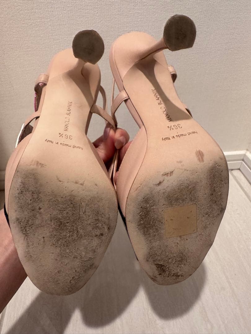 MANOLO BLAHNIK ベージュ ネイビー サンダル 36.5