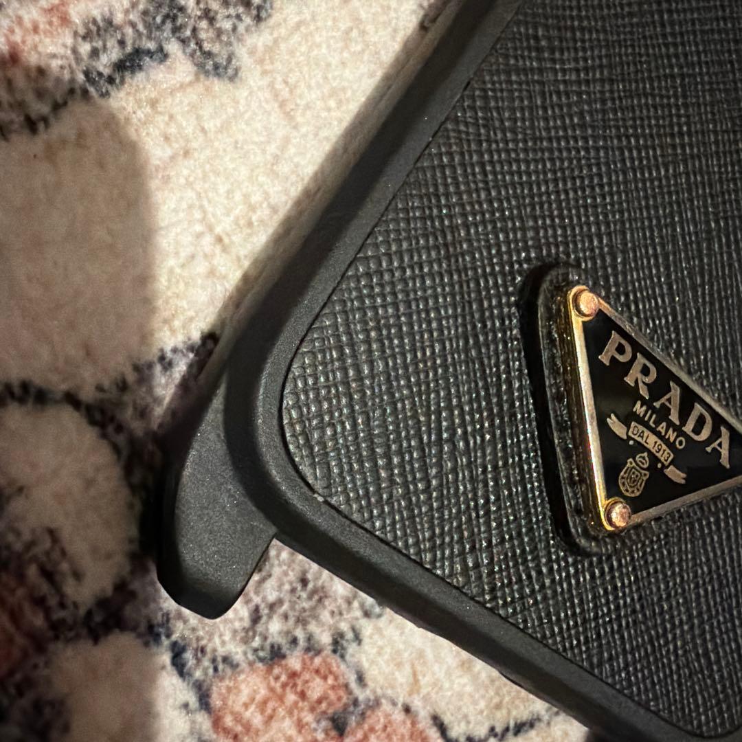 PRADA ブラック iPhone用ケース　15Pro箱あり最終値下げ