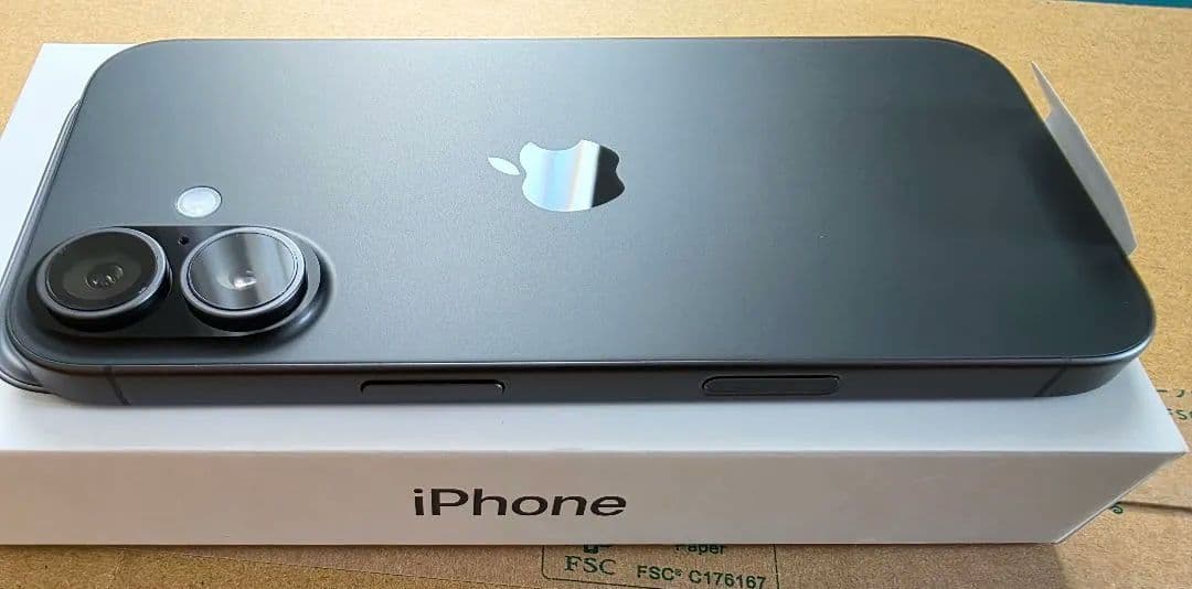 Apple iPhone 17 ブラック SIMフリー 256GB　おまけ付き