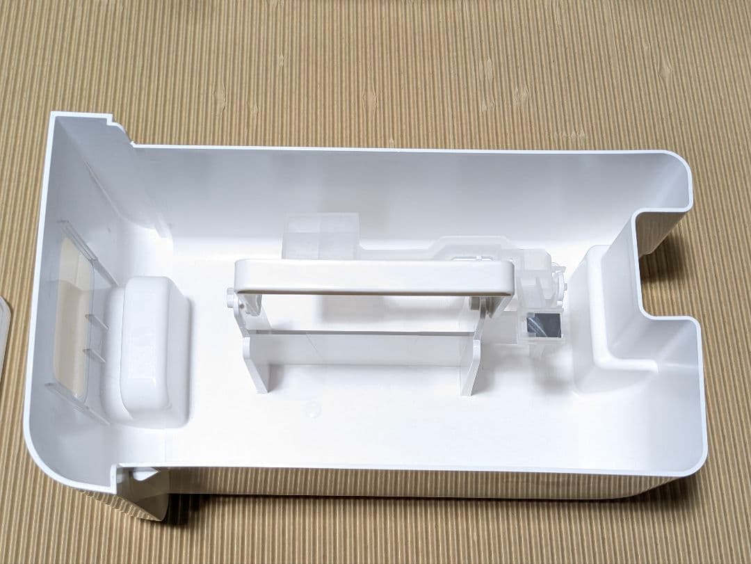 【内部美品】冬の部屋干しに最強！トヨトミ デシカント式除湿機 TD-ZBS80I