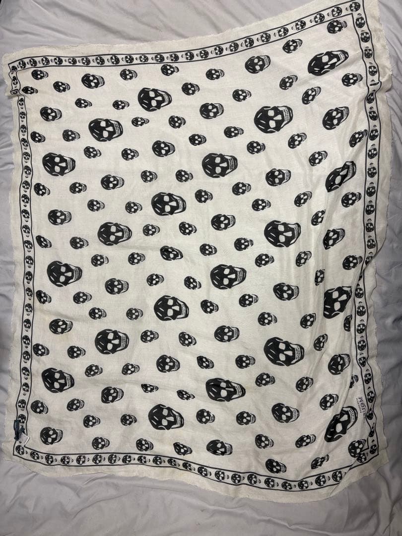 Alexander McQueen ストール【Jahxncho着用】