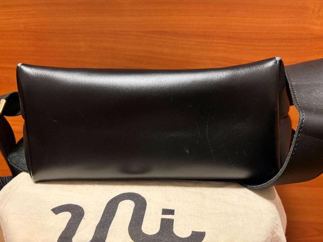 Uni&co. ユニ＆コーxsサイズ人気色ブラック メッセンジャー レザー