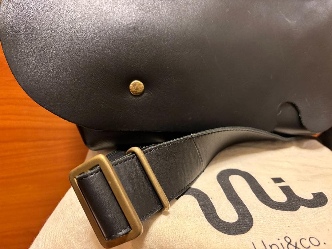 Uni&co. ユニ＆コーxsサイズ人気色ブラック メッセンジャー レザー