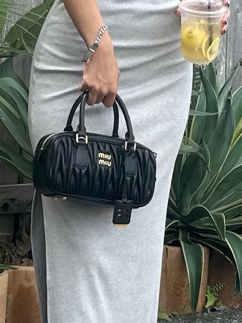 MIUMIUバック　値下げ中