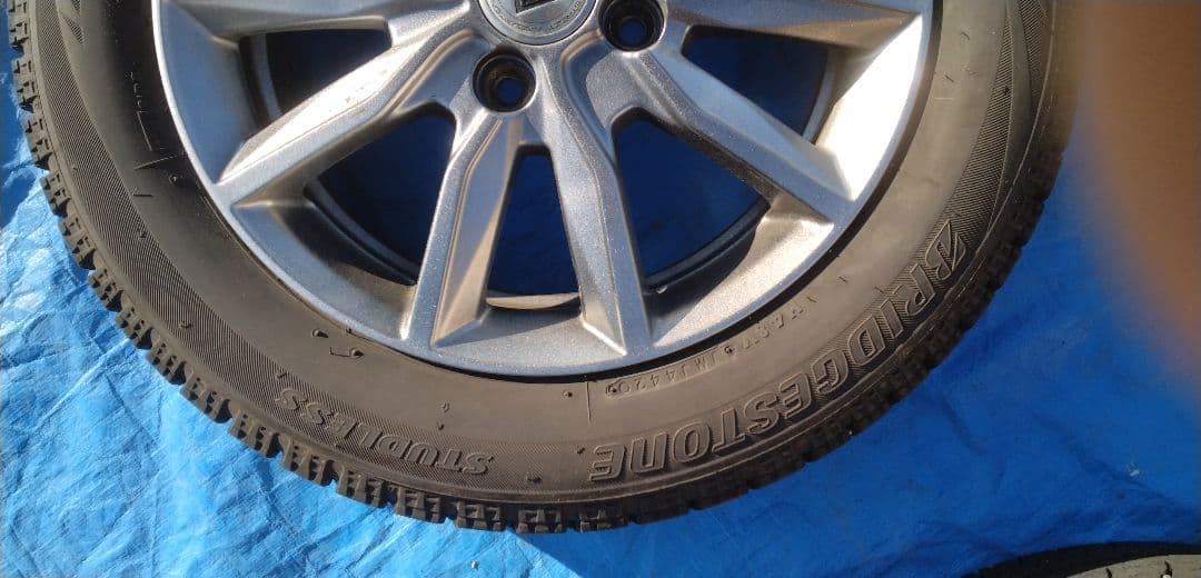 BLIZZAK 155/65R14 スタッドレスタイヤセット