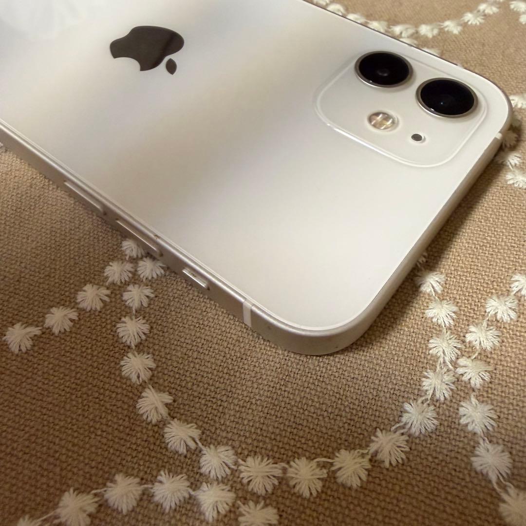 【美品】 Apple iPhone 12 256GB 本体 ホワイトSIMフリー