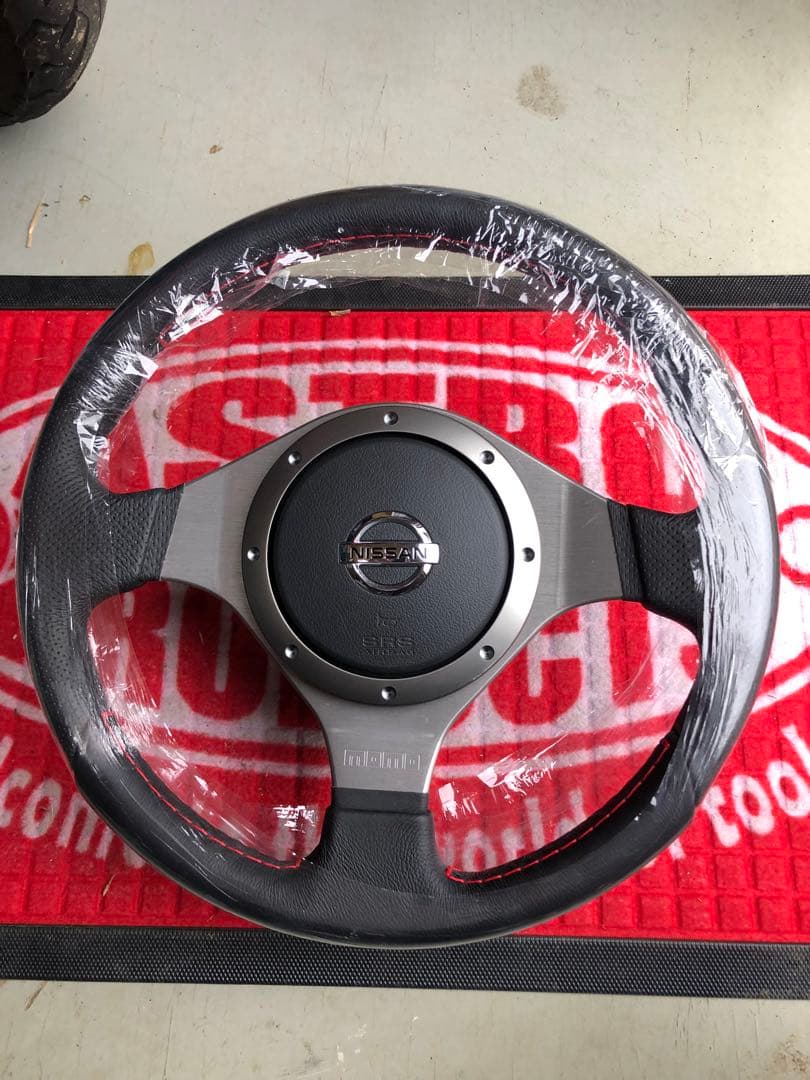 美品！E11型ノート オプションMOMOステアリング