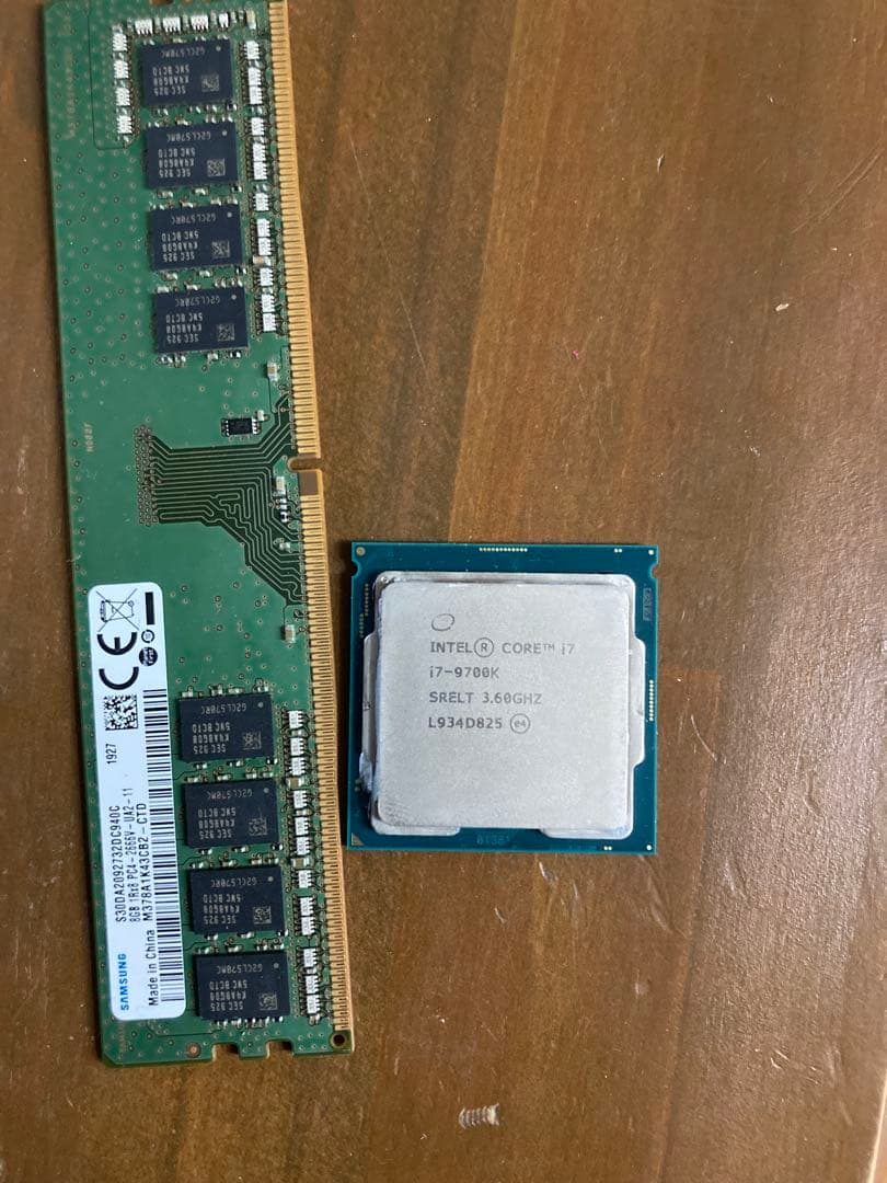 ジャンク　Intel Core i7-9700 + 8GB DDR3メモリ