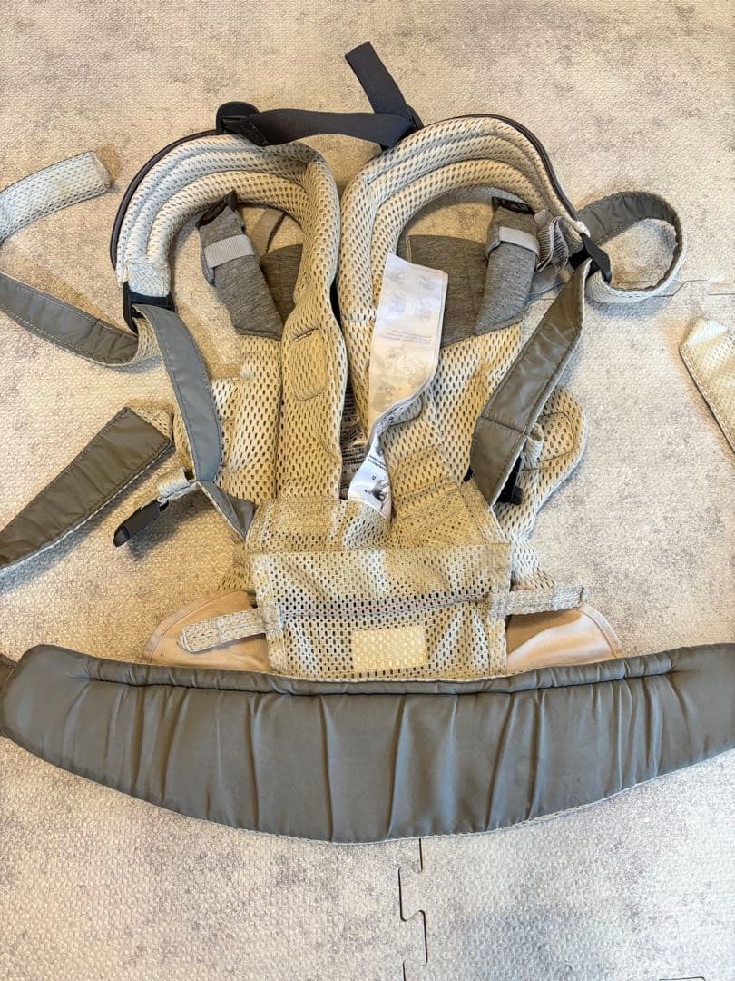 ベビービョルン 抱っこ紐　ハーモニー