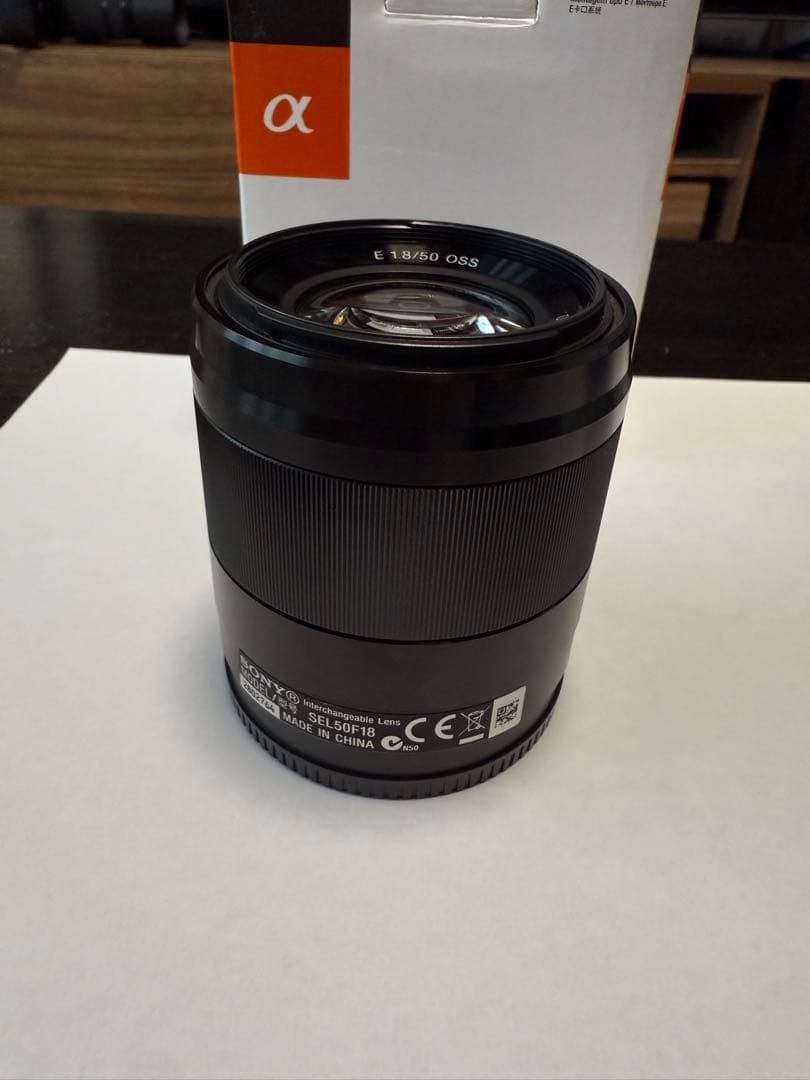 Sony E 50mm F1.8 OSS レンズ
