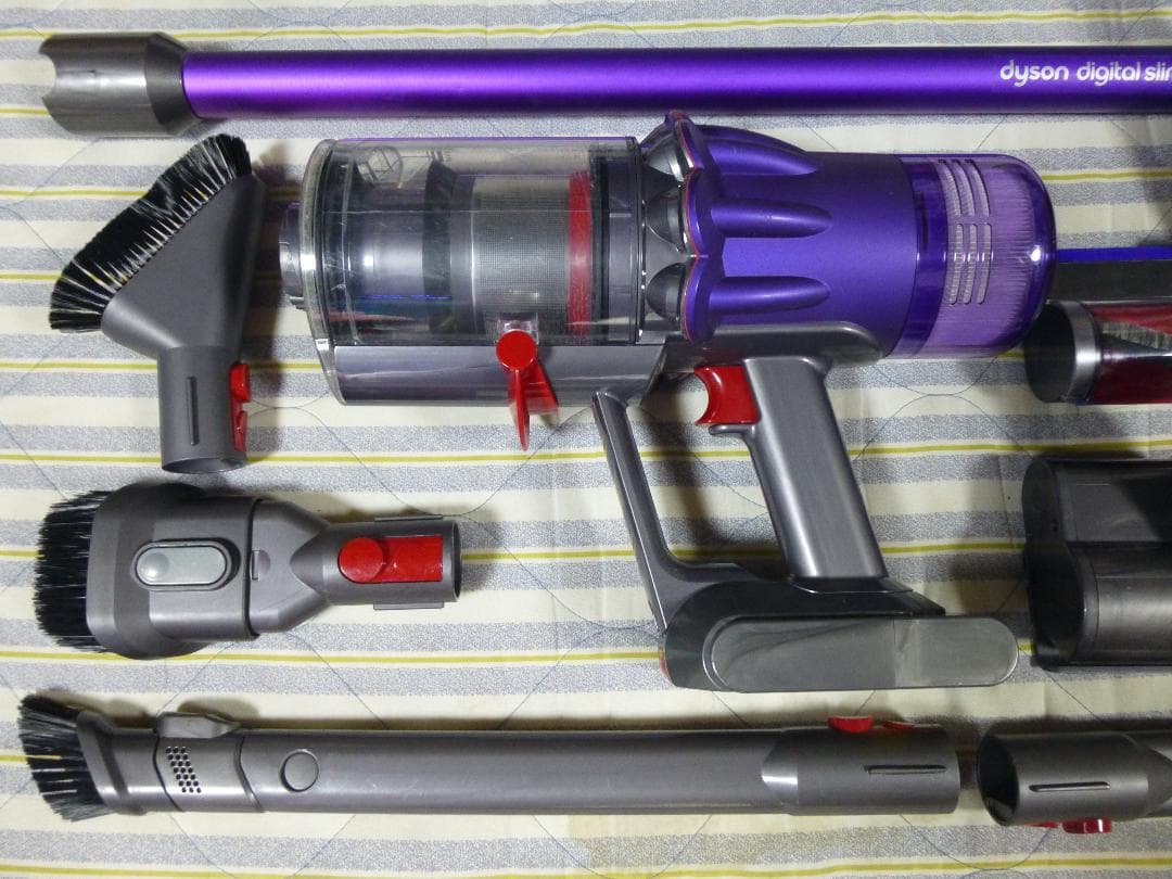 ダイソンSV18　動作確認済み　目立つ様なキズの無い良品です