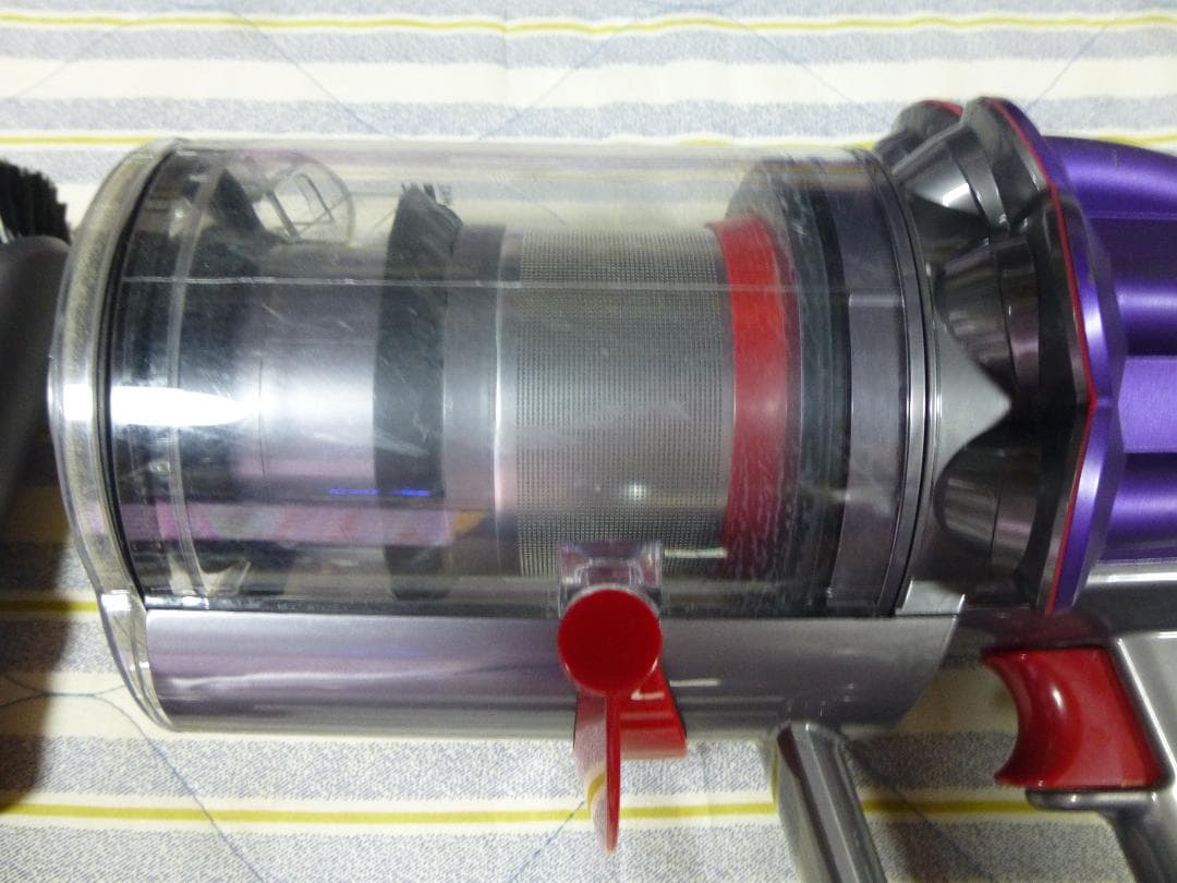 ダイソンSV18　動作確認済み　目立つ様なキズの無い良品です