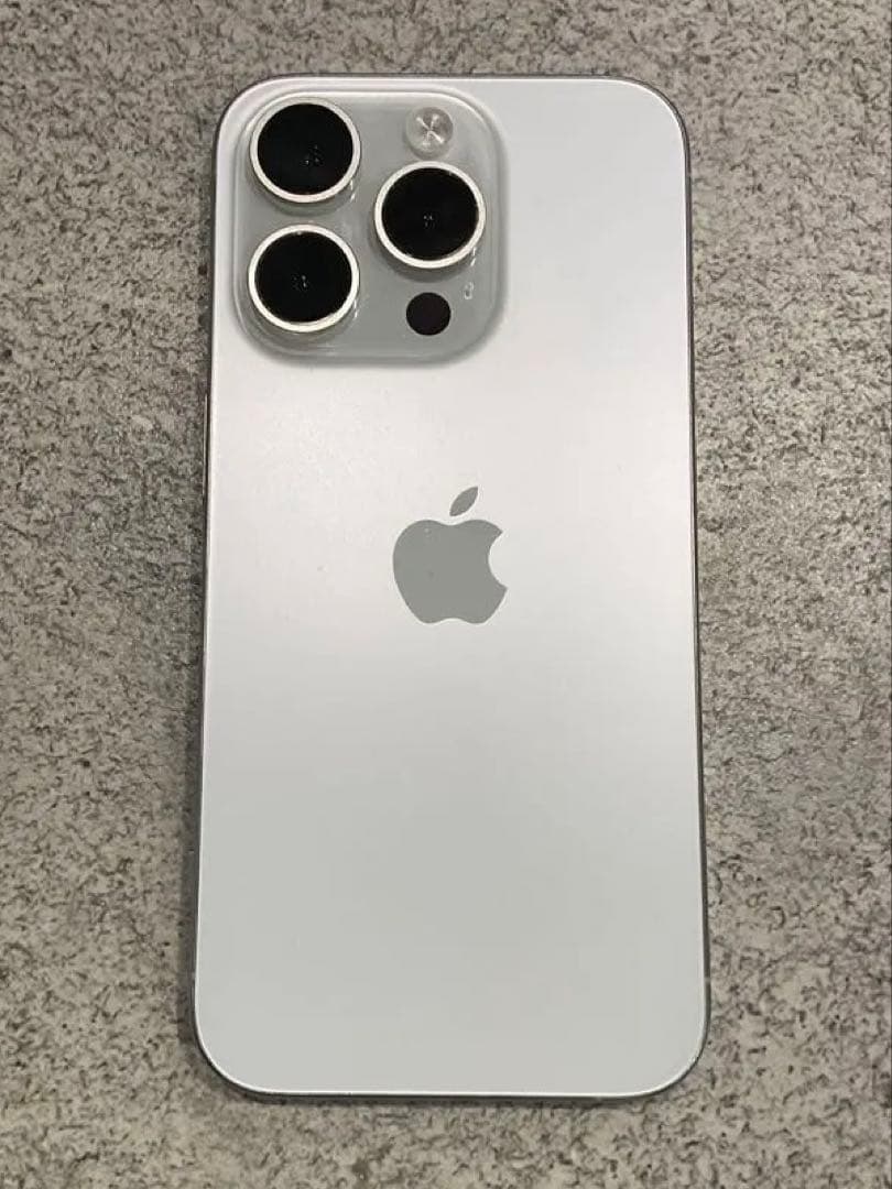 Apple iPhone 15 Pro ホワイトチタニウム　256GB