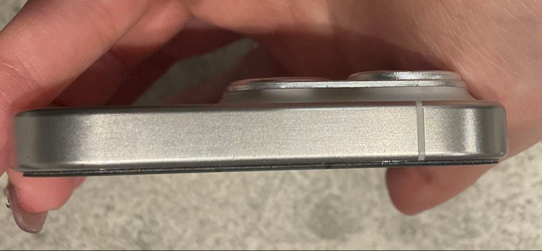 Apple iPhone 15 Pro ホワイトチタニウム　256GB