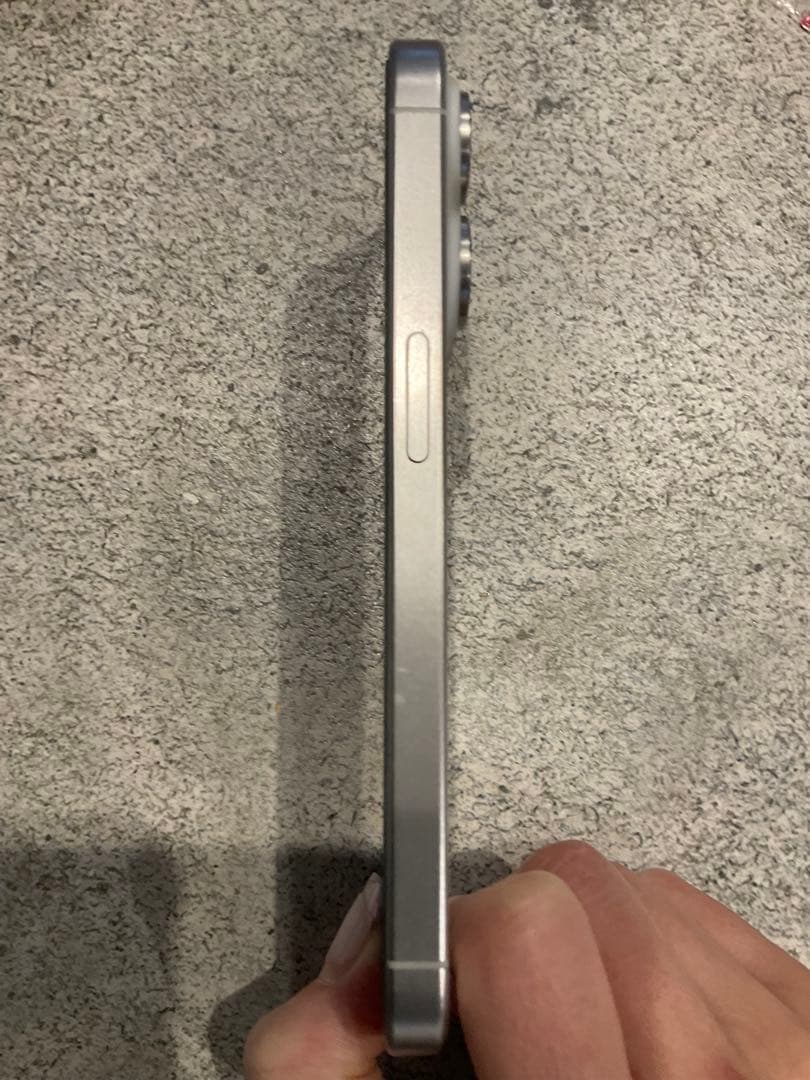 Apple iPhone 15 Pro ホワイトチタニウム　256GB