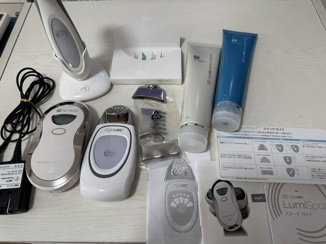 破格！！最終値下げNU SKIN LumiSpa 美顔器 充電器付　ageloc