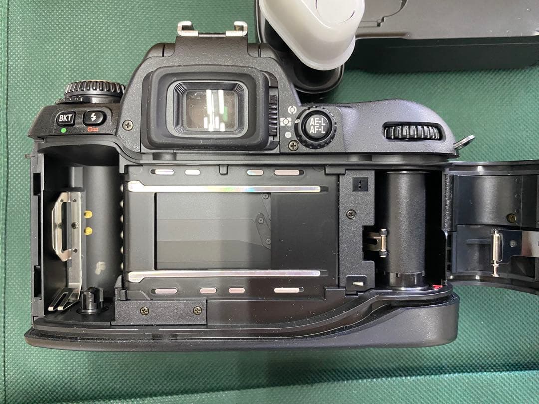 Nikon F80S 35mm AF 一眼レフ フィルム カメラ